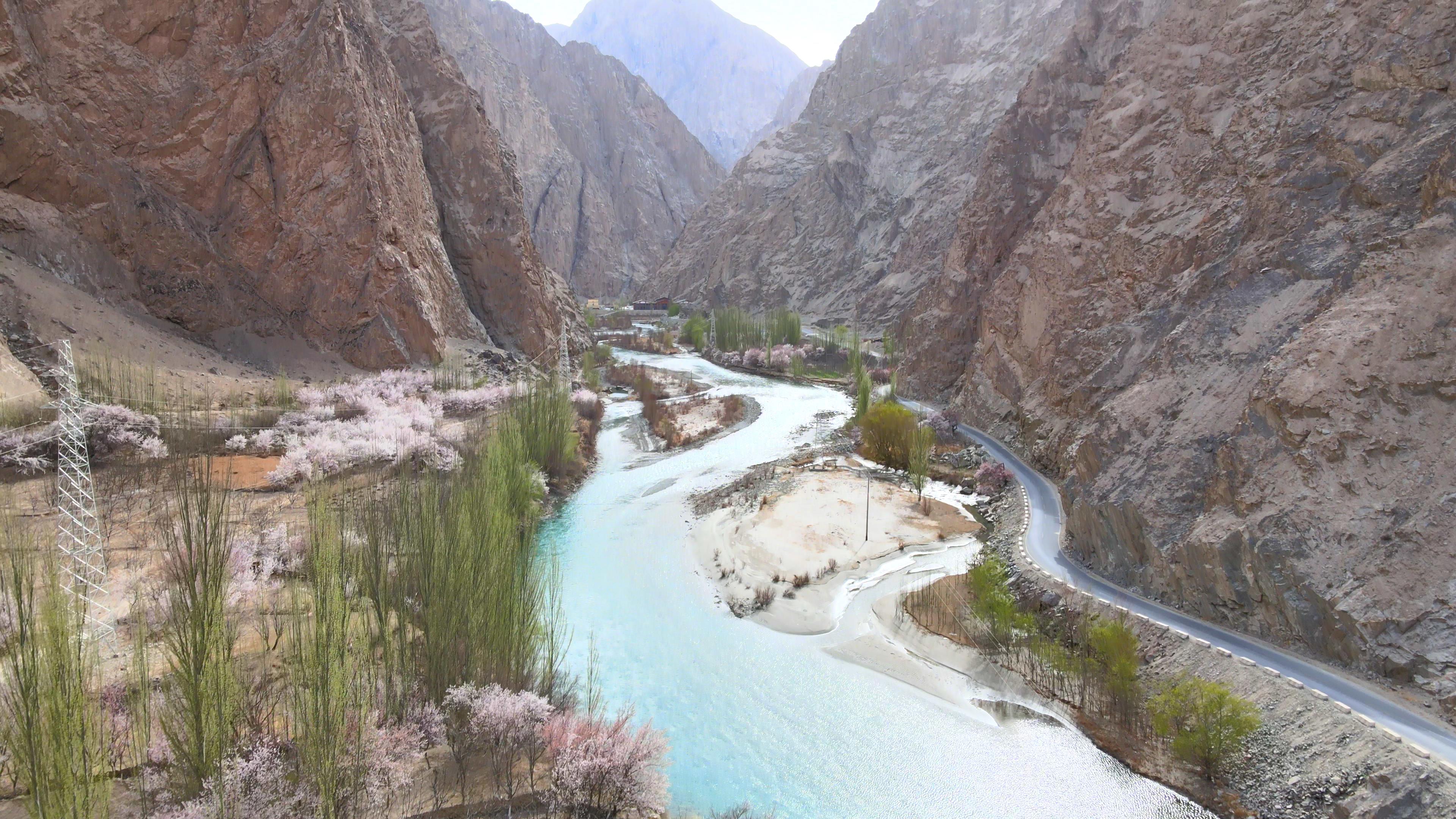 春節期間新疆南疆旅游團價格_新疆南彊旅游