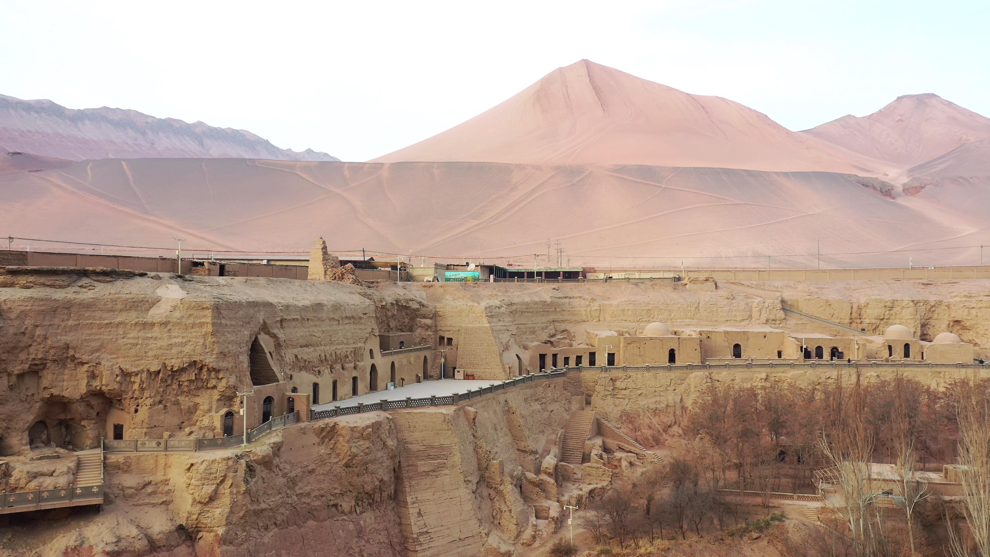 八月份新疆北疆跟團旅游多少錢_新疆跟團旅游報價