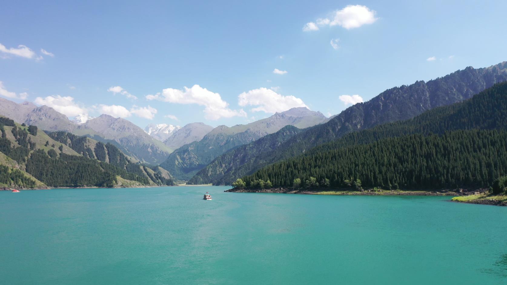 去新疆旅游包車劃算嗎_去新疆旅游包車劃算嗎現在