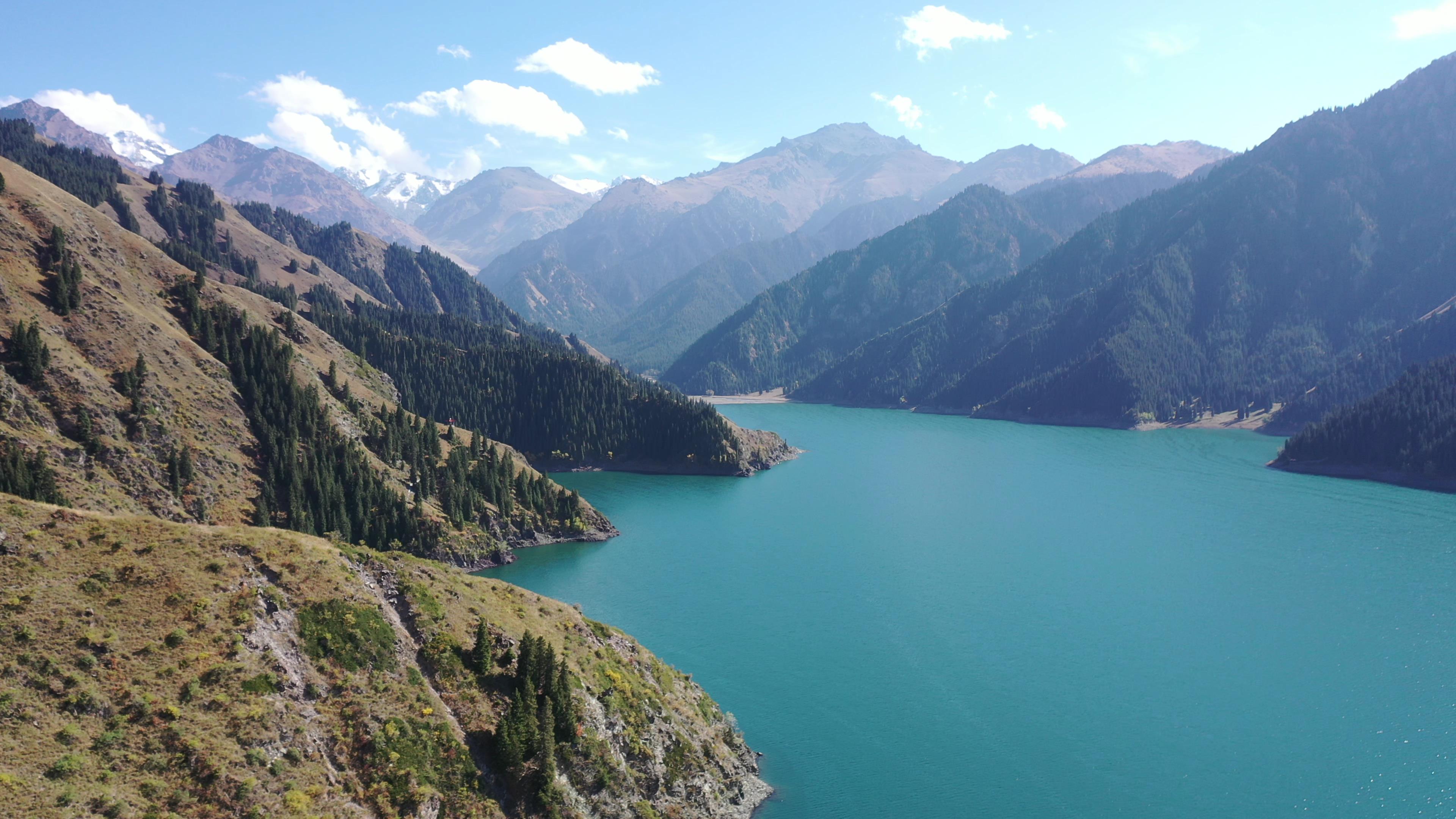 去新疆旅游包車價格_去新疆旅游包車價格多少