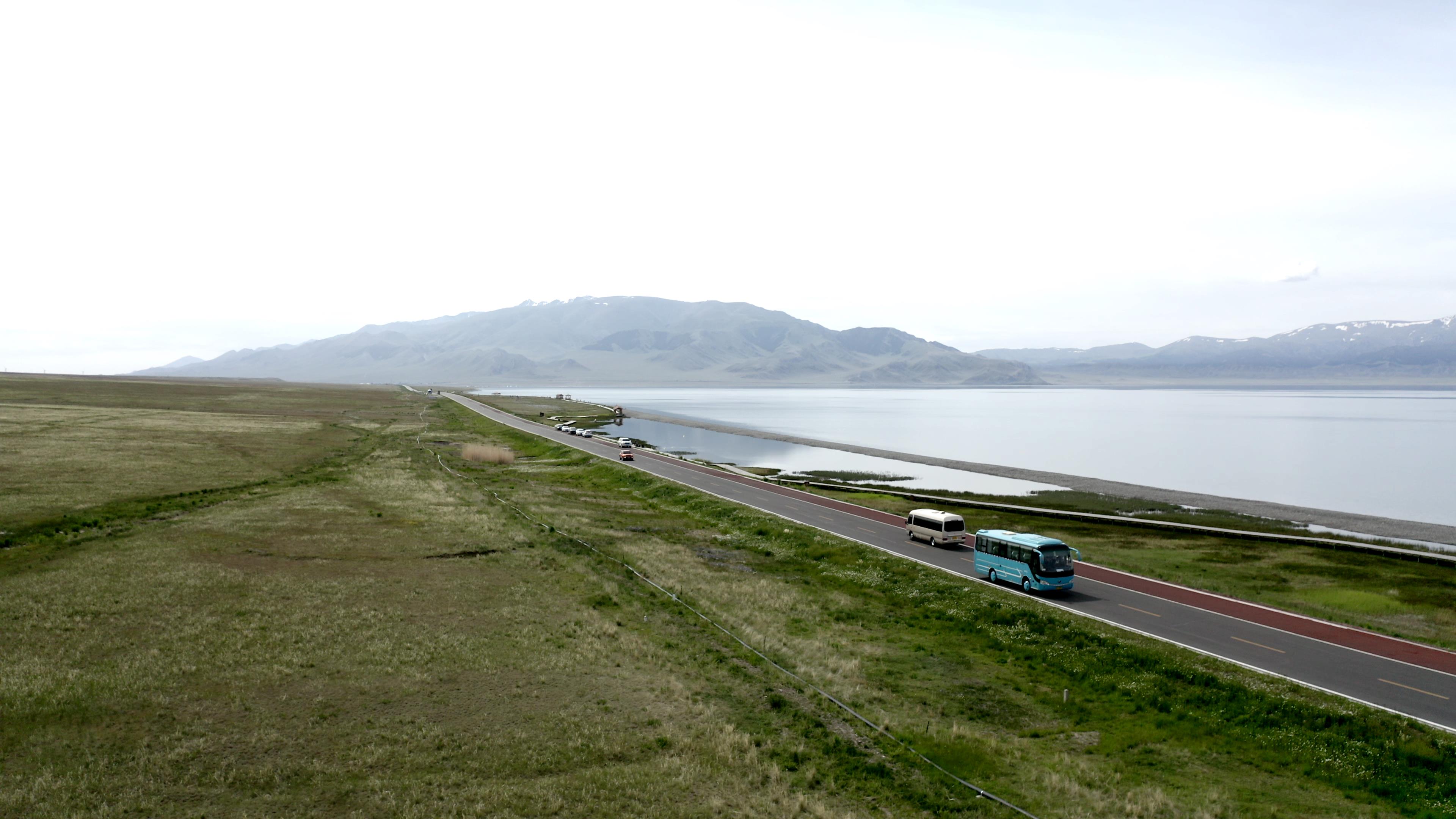 新疆旅游包車還是旅游團好點_新疆旅游包車還是旅游團好點呢