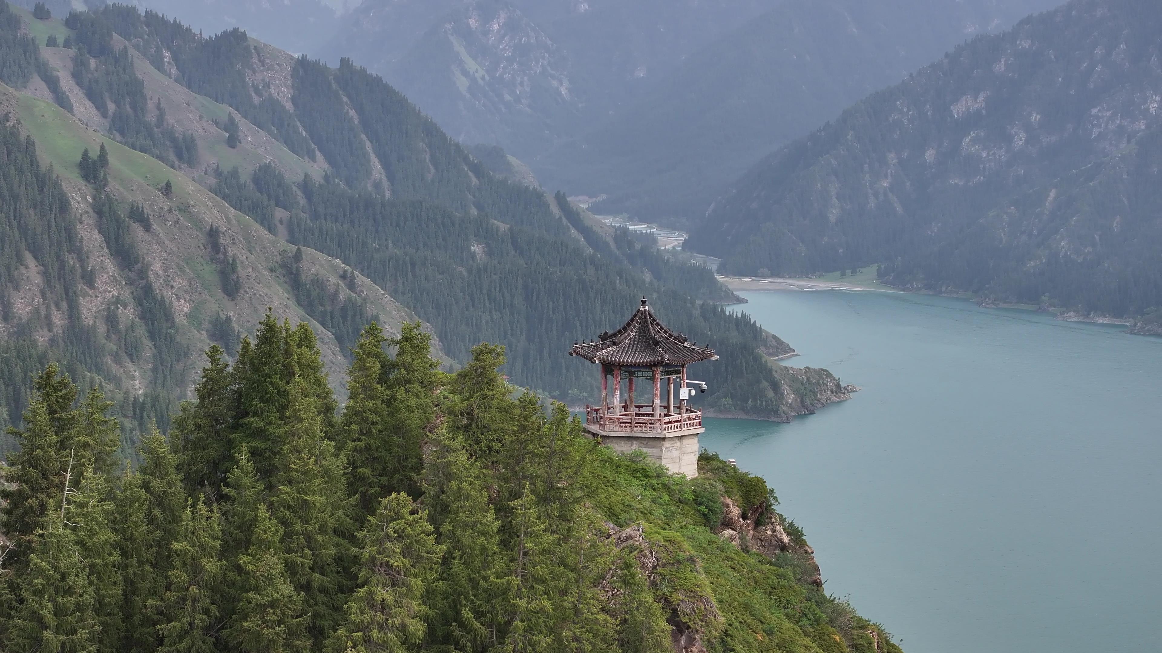 現在去新疆有專列旅游嗎