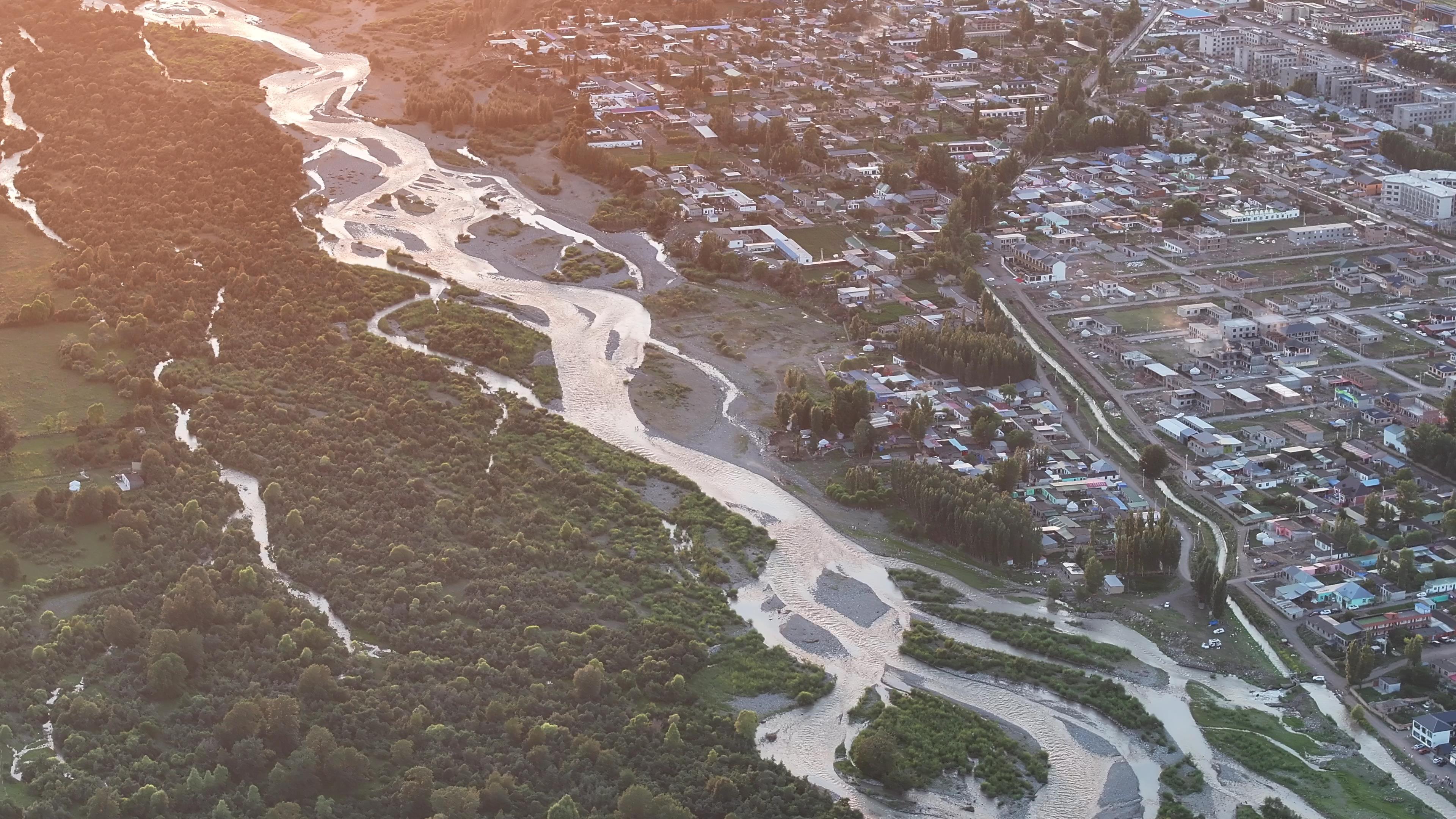 六月份新疆南疆跟團旅游報價