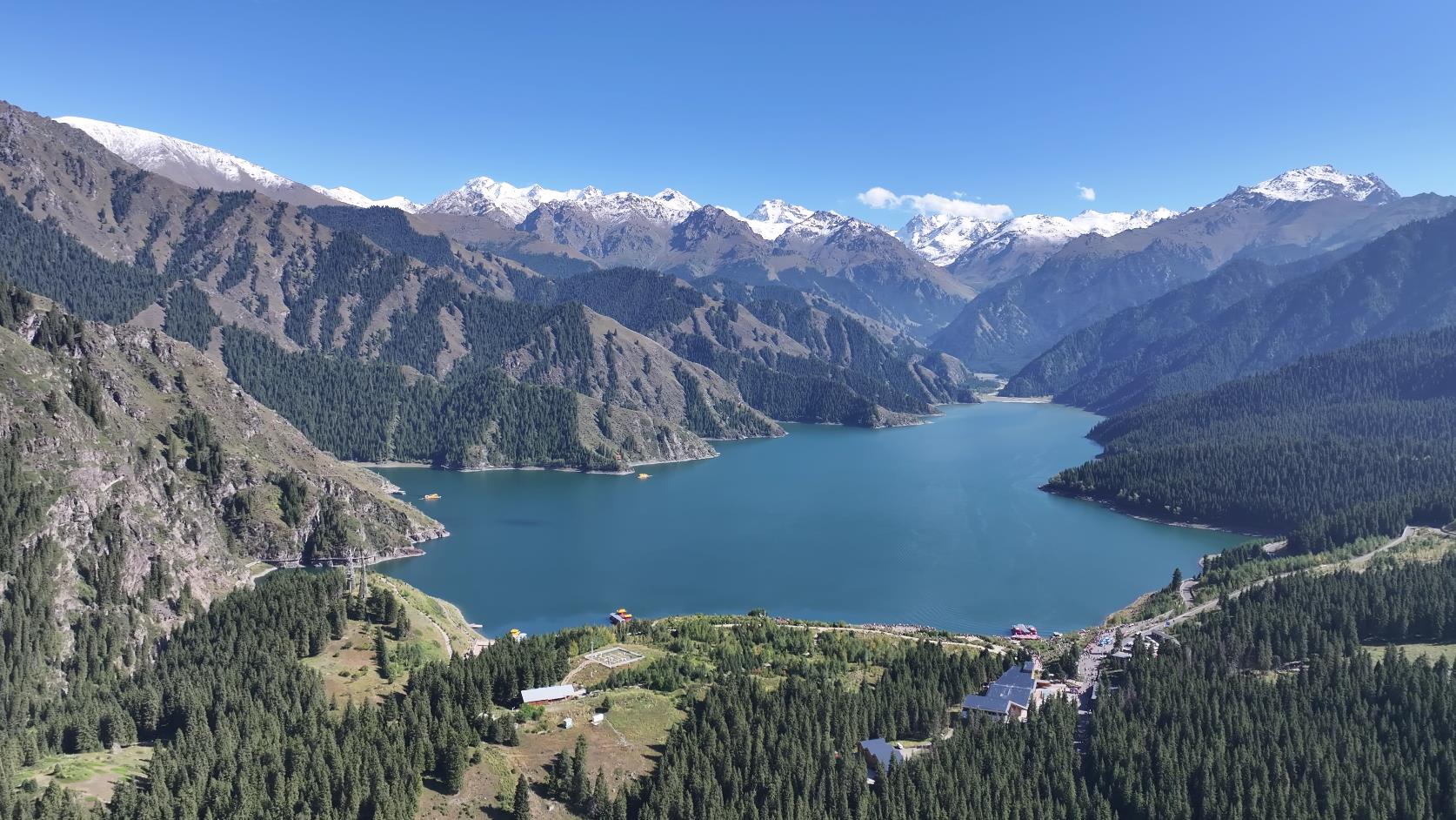 八月份去新疆哪里旅游好_八月份去新疆哪里旅游好呢