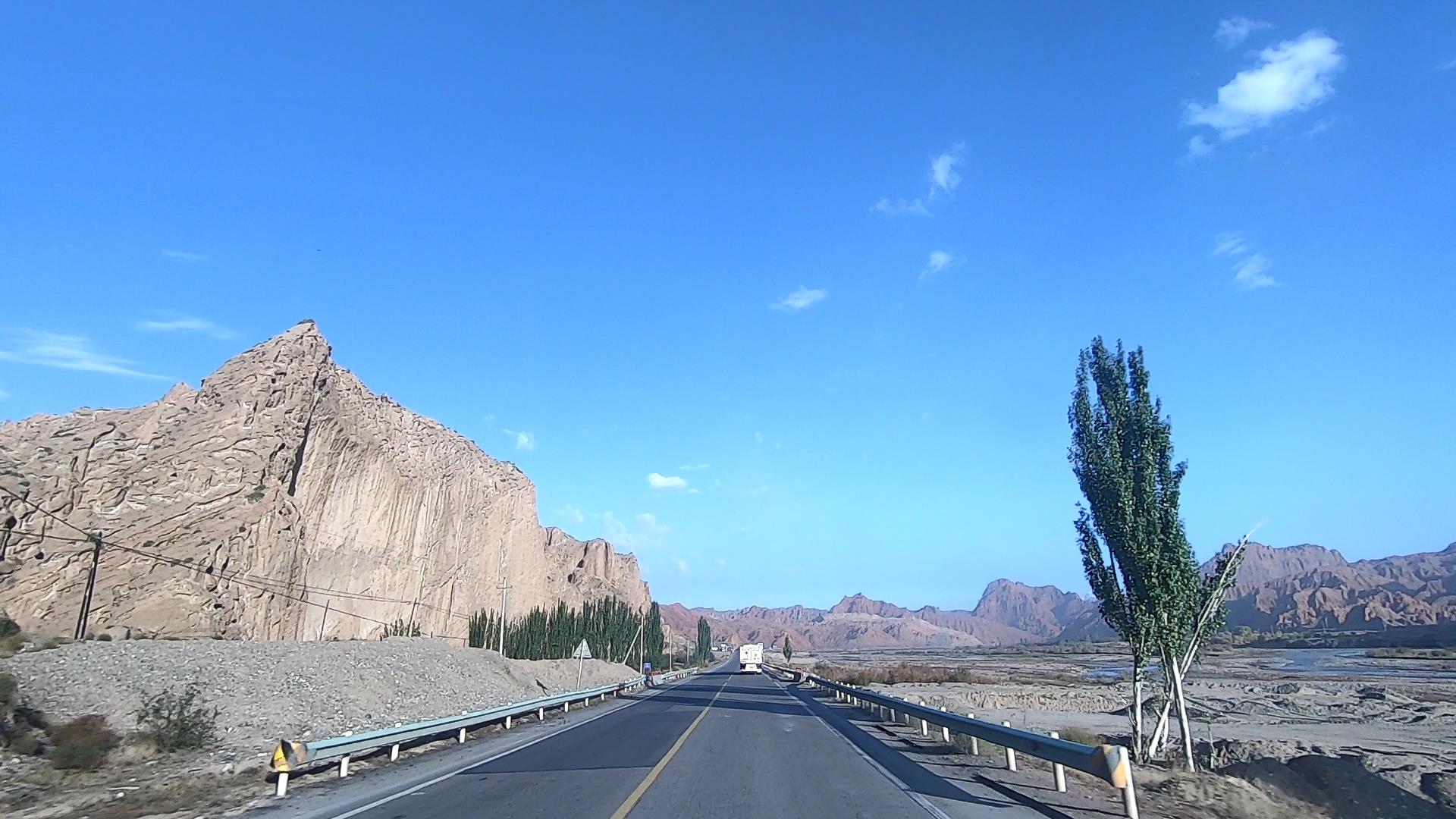 新疆北疆包車旅游多少錢_新疆包車旅游價格