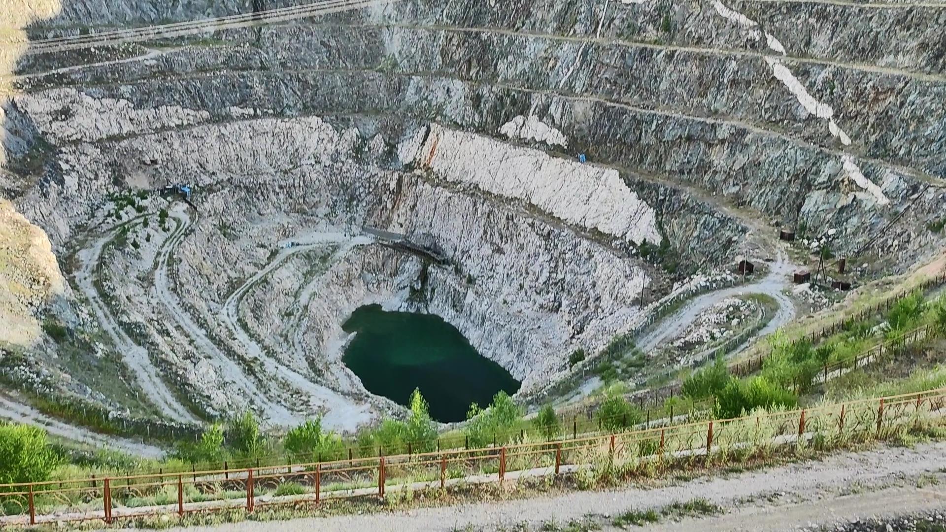 七月份新疆南疆跟團旅游多少錢