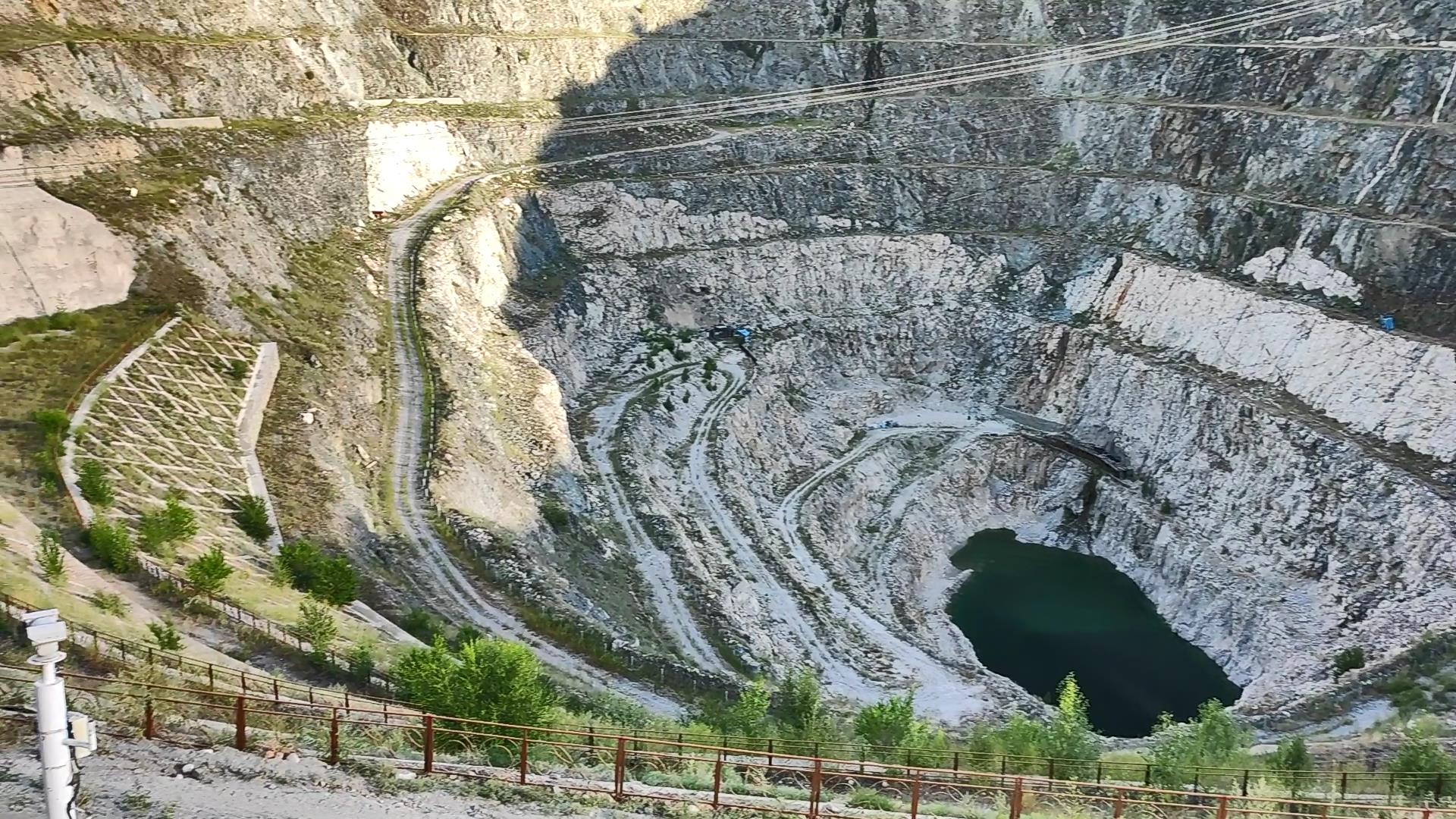 新疆旅游怎么包車_新疆旅游怎么包車的