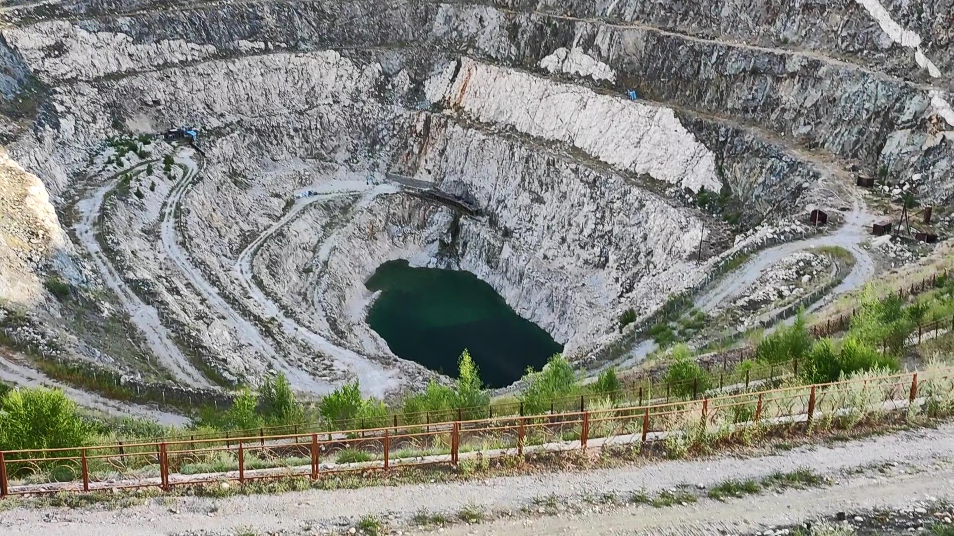 4月份新疆跟團旅游費用_4月份新疆跟團旅游費用多少