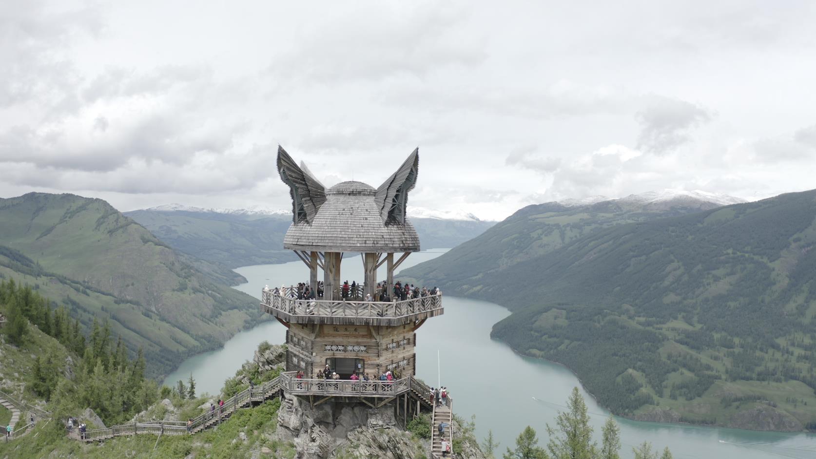 賽里木湖五月底旅游_賽里木湖 5月